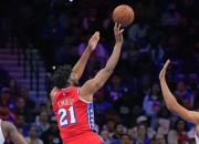 爱游戏中国-76人鏖战独行侠，恩比德扛起全队