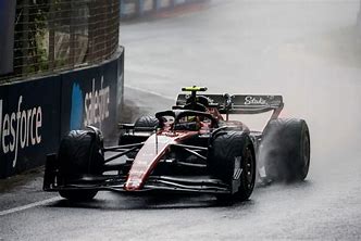 索伯车队翻盘阿斯顿马丁,周冠宇带队取胜 索伯车队翻盘阿斯顿马丁,周冠宇带队取胜