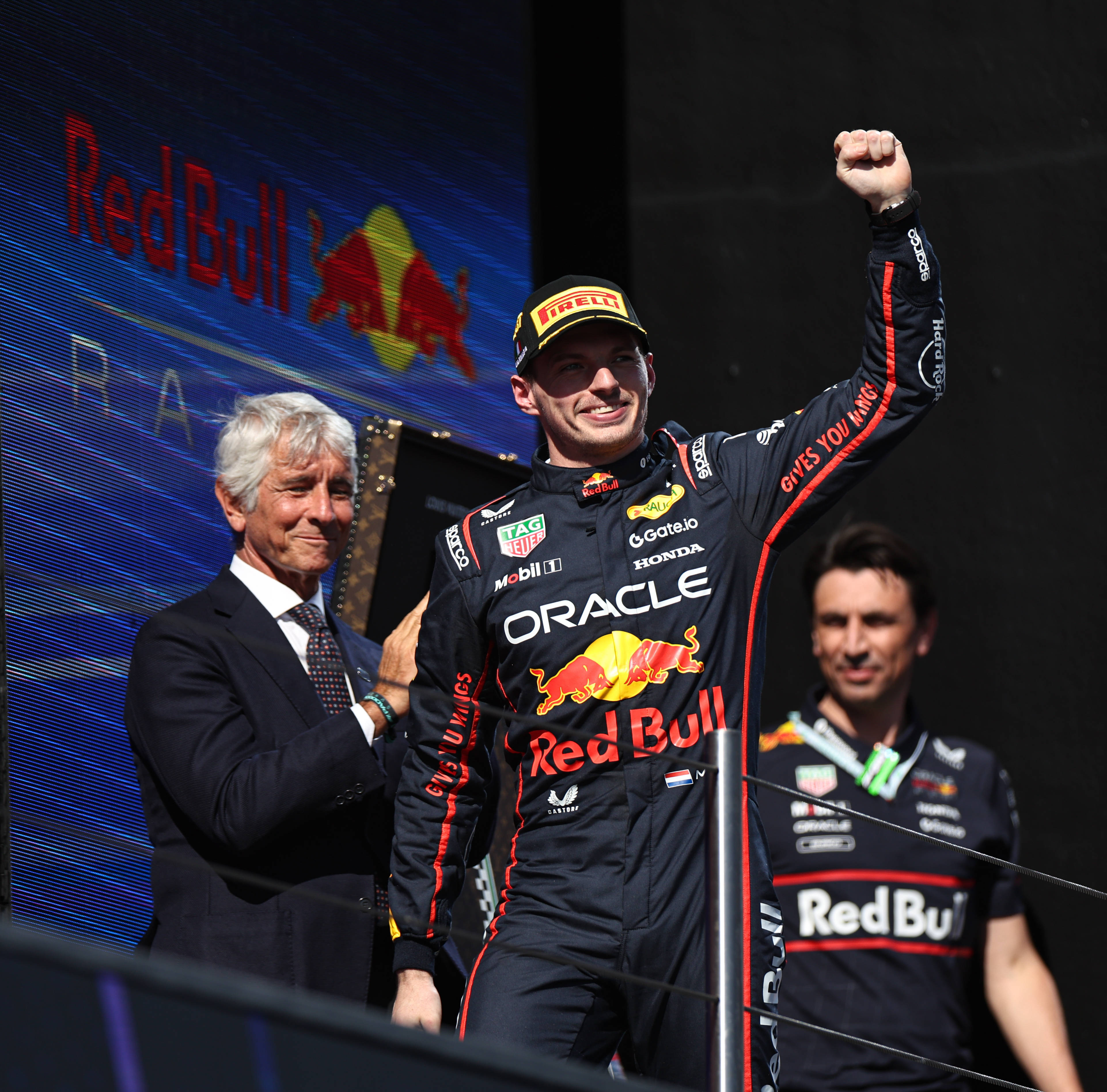 哈斯车队逆转阿斯顿马丁，诺里斯点燃赛场