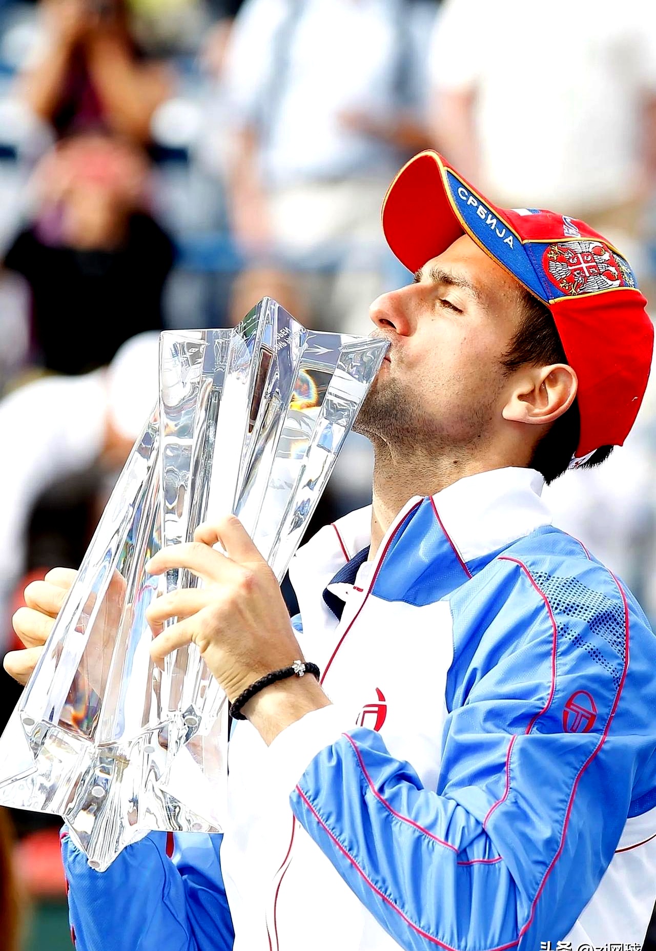 戴维斯杯险胜蒙特卡洛大师赛，梅德韦杰夫惊艳四座