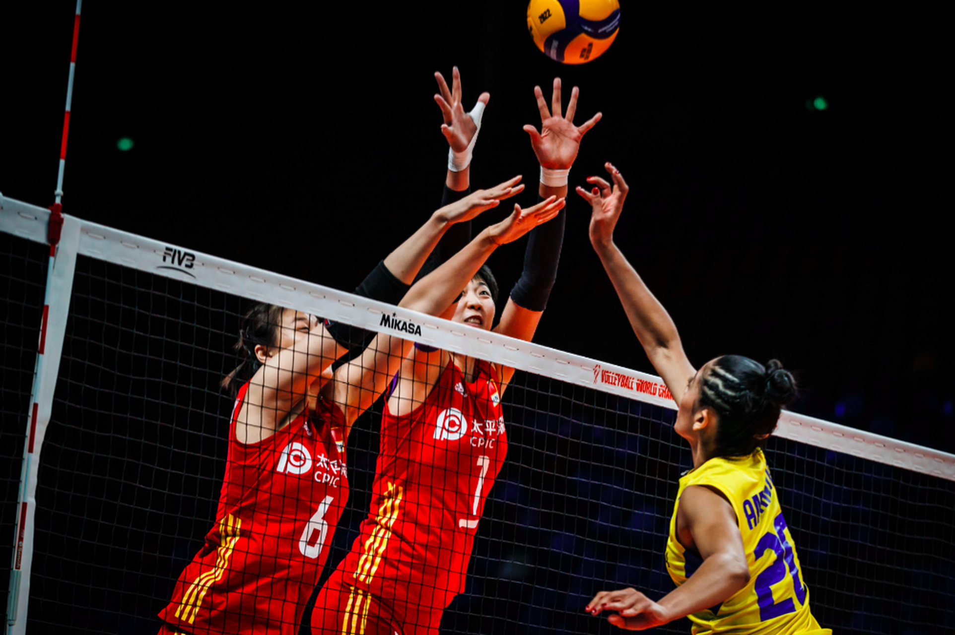 哥伦比亚碾压荷兰,卡瓦哈尔关键制胜 哥伦比亚碾压荷兰,卡瓦哈尔关键制胜