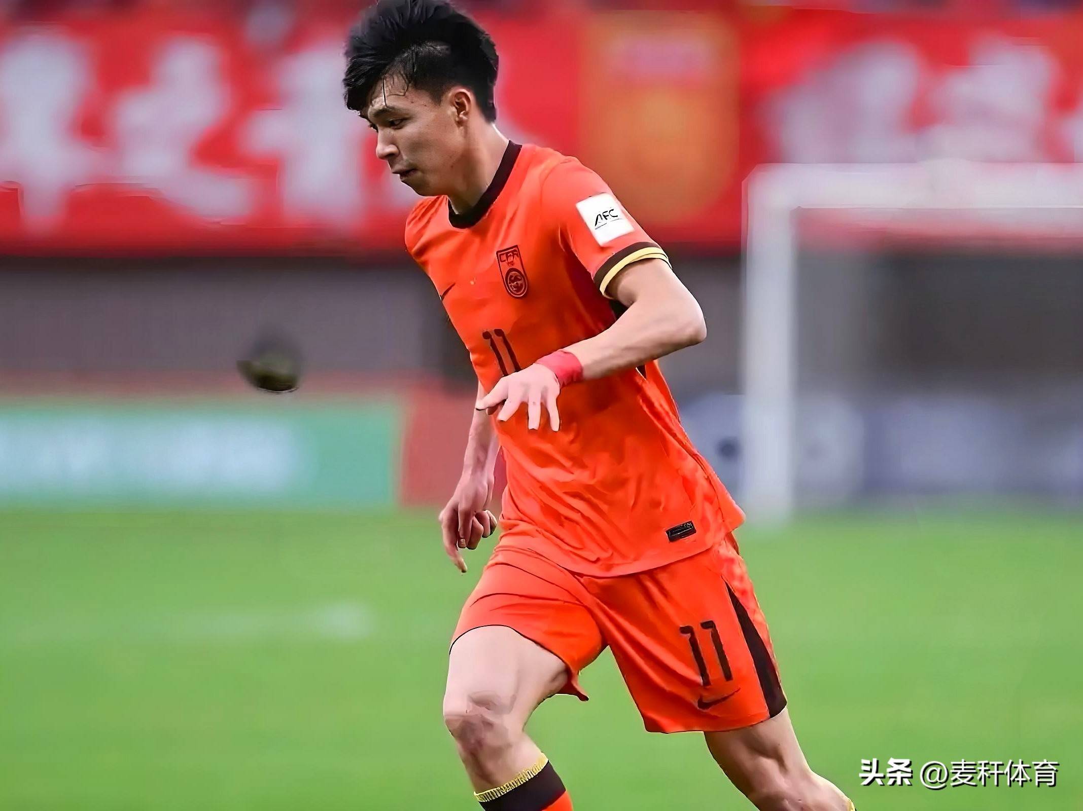 比赛中球员技术风采炫目妙招频现