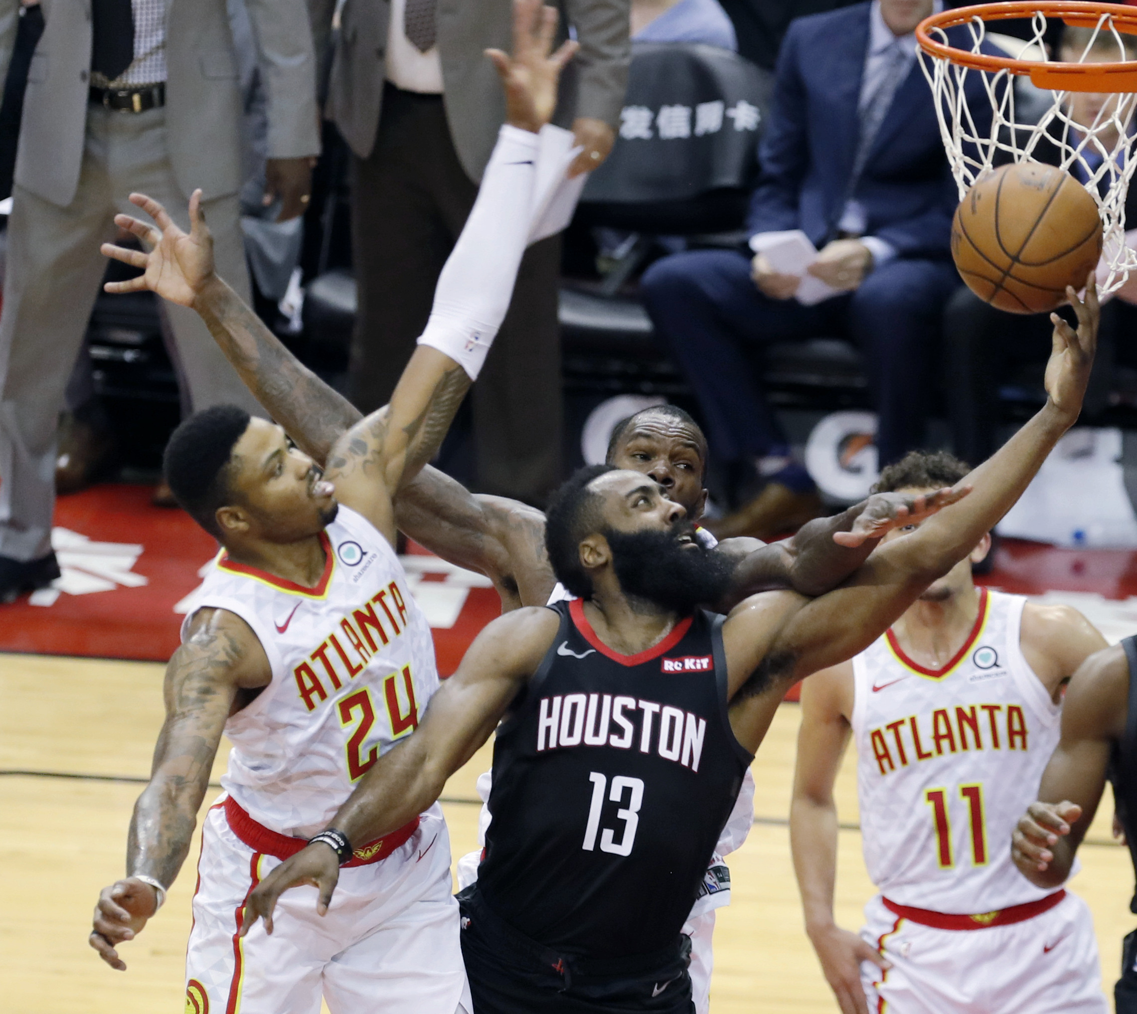 豪斯莱尔领衔,火箭客场险胜老鹰 豪斯莱尔领衔,火箭客场险胜老鹰