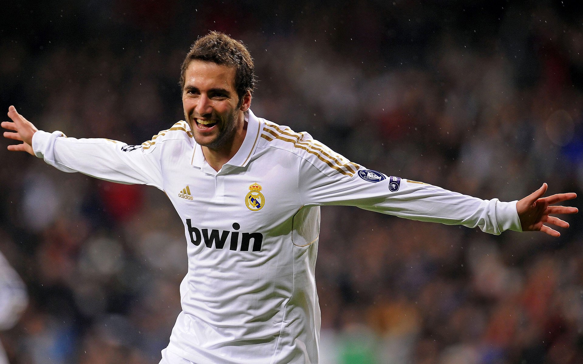 年度焦点之战之夜,爱德华兹如何以一人之力带动全队节奏